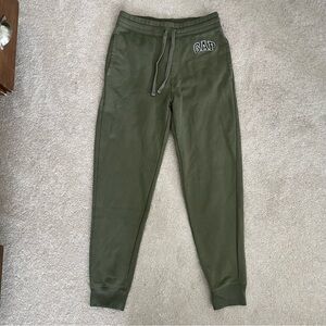 Women’s Gap Arch Logo Olive‎ Green Sweatpants